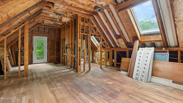 $1,200,000 | 6 Muddy Brook Circle, Great Barrington, MA 01230