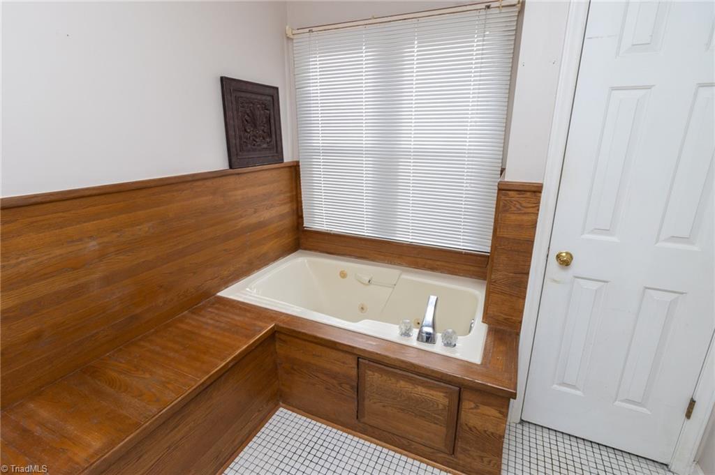 7005 Aplington Road Oak Ridge, NC 27310 - Photo 17 of 30