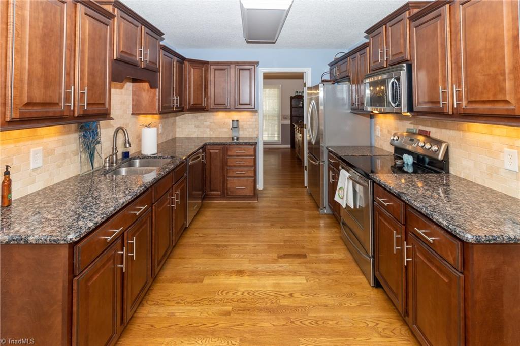 7005 Aplington Road Oak Ridge, NC 27310 - Photo 7 of 30