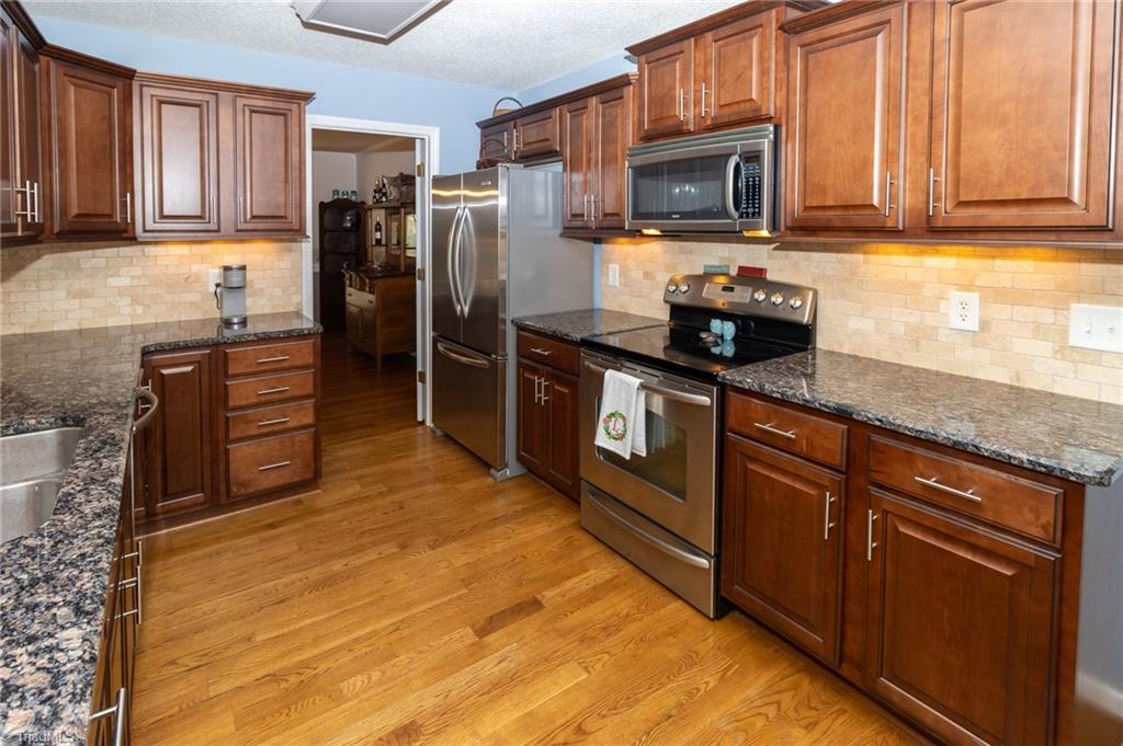 7005 Aplington Road Oak Ridge, NC 27310 - Photo 8 of 30