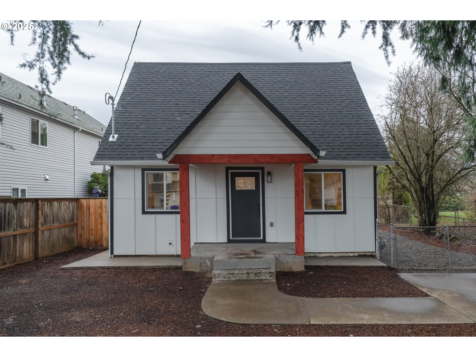 9326 Southeast Mill Street Portland, OR 97216 - Photo 2 of 21 Front Yard