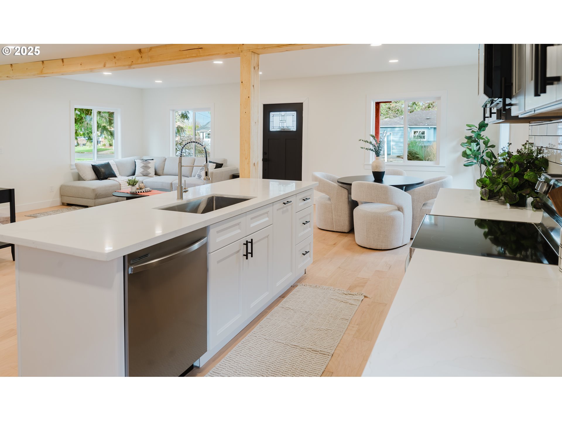9326 Southeast Mill Street Portland, OR 97216 - Photo 8 of 21 Kitchen
