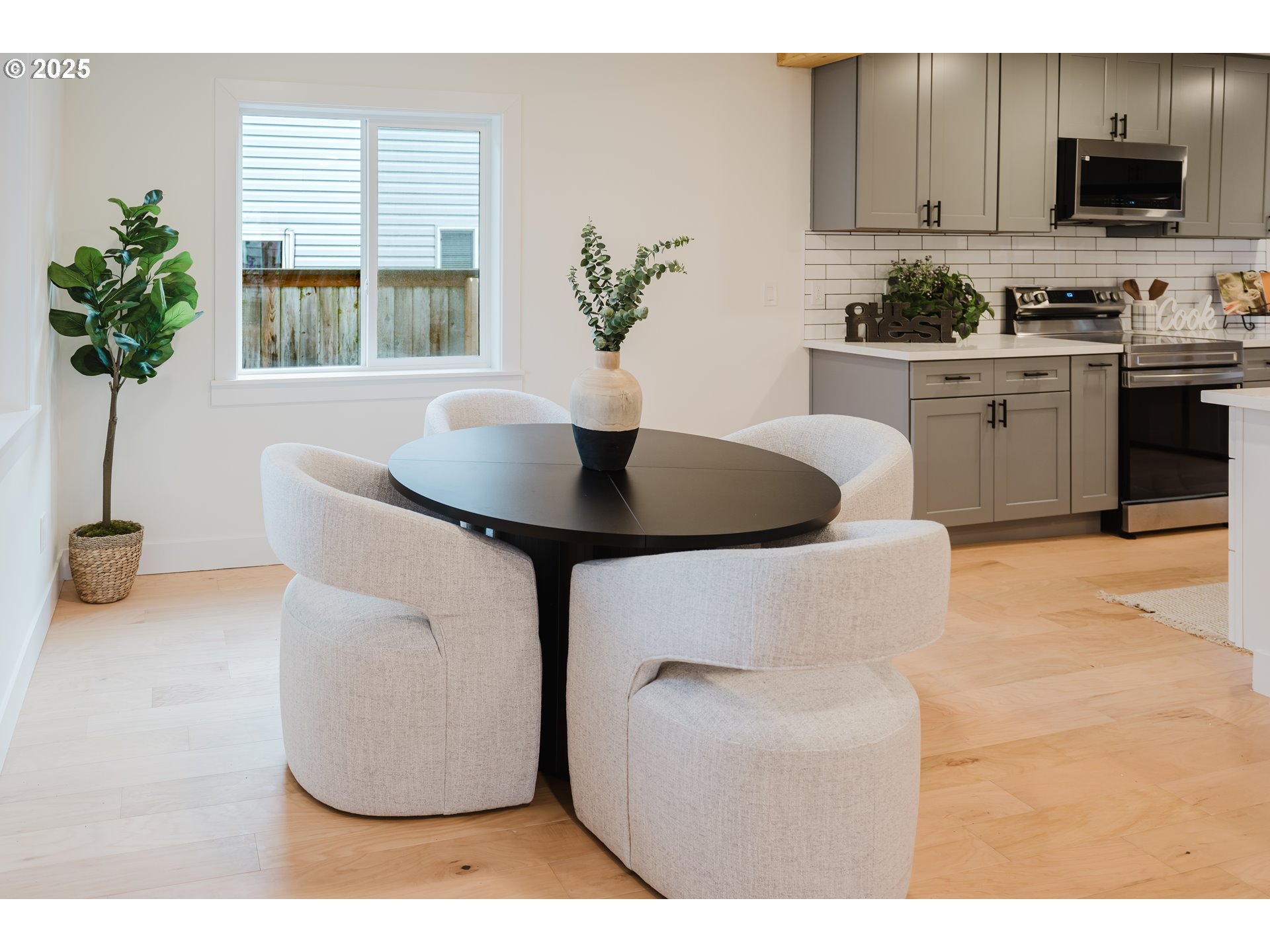 9326 Southeast Mill Street Portland, OR 97216 - Photo 10 of 21 Kitchen