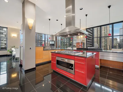 $2,350,000 | 333 West Hubbard Street, Unit 1006, Chicago, IL 60654