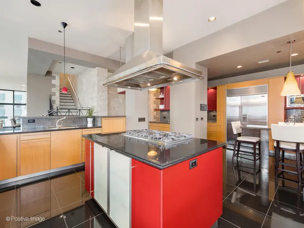 $2,350,000 | 333 West Hubbard Street, Unit 1006, Chicago, IL 60654