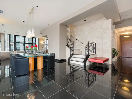 $2,350,000 | 333 West Hubbard Street, Unit 1006, Chicago, IL 60654