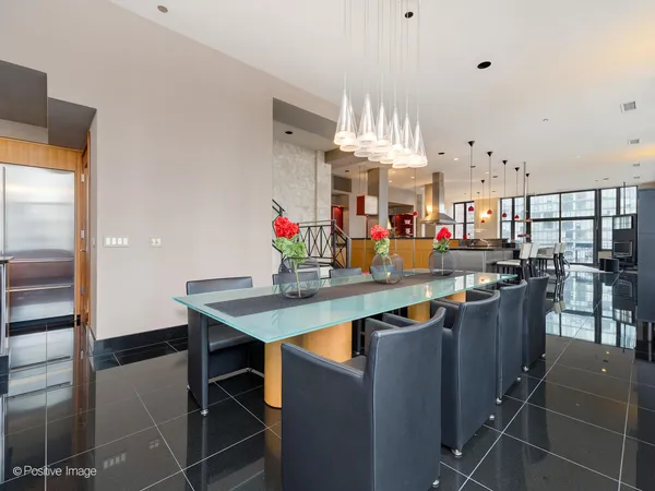 $2,350,000 | 333 West Hubbard Street, Unit 1006, Chicago, IL 60654
