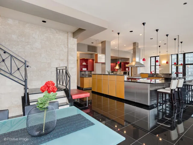 $2,350,000 | 333 West Hubbard Street, Unit 1006, Chicago, IL 60654