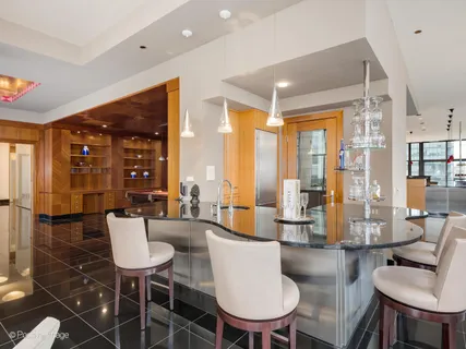 $2,350,000 | 333 West Hubbard Street, Unit 1006, Chicago, IL 60654
