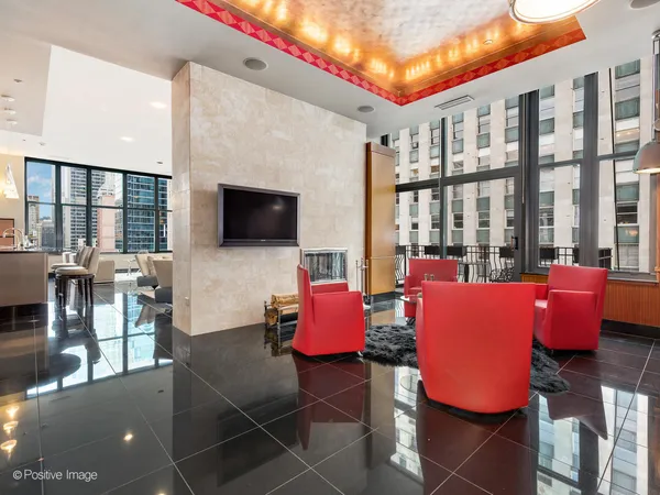 $2,350,000 | 333 West Hubbard Street, Unit 1006, Chicago, IL 60654