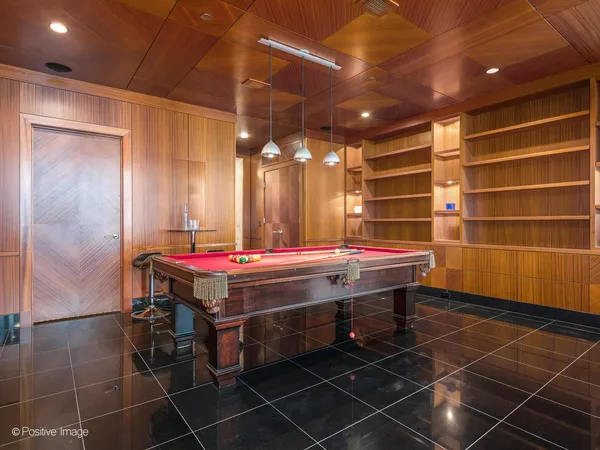$2,350,000 | 333 West Hubbard Street, Unit 1006, Chicago, IL 60654