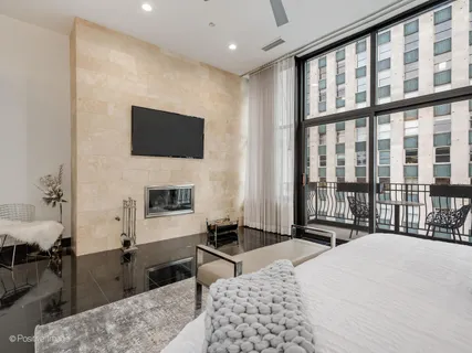 $2,350,000 | 333 West Hubbard Street, Unit 1006, Chicago, IL 60654