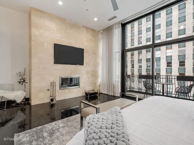 $2,350,000 | 333 West Hubbard Street, Unit 1006, Chicago, IL 60654