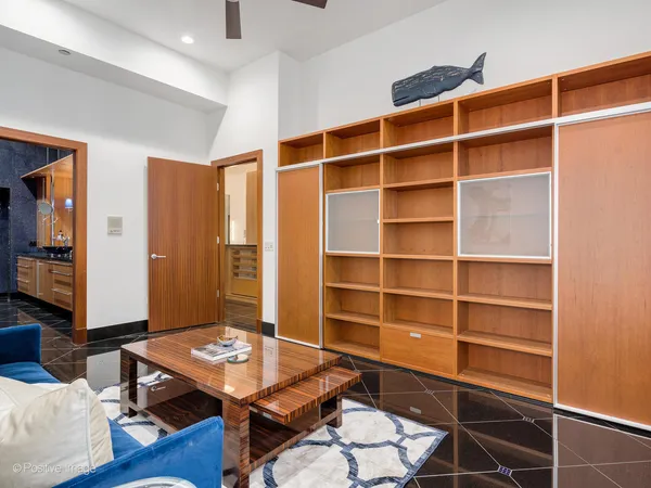 $2,350,000 | 333 West Hubbard Street, Unit 1006, Chicago, IL 60654