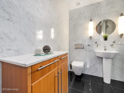 $2,350,000 | 333 West Hubbard Street, Unit 1006, Chicago, IL 60654