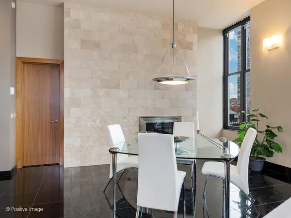 $2,350,000 | 333 West Hubbard Street, Unit 1006, Chicago, IL 60654
