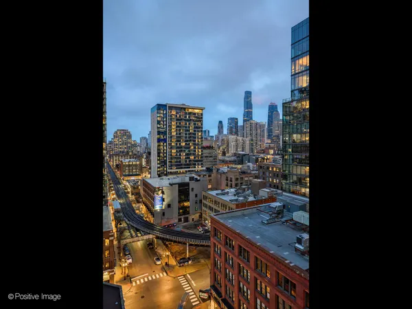 $2,350,000 | 333 West Hubbard Street, Unit 1006, Chicago, IL 60654