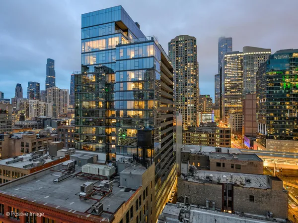 $2,350,000 | 333 West Hubbard Street, Unit 1006, Chicago, IL 60654