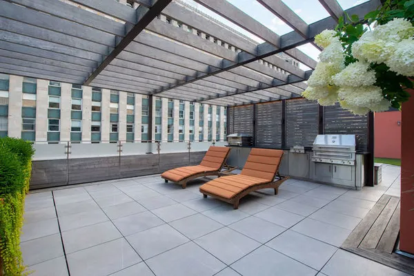 $2,350,000 | 333 West Hubbard Street, Unit 1006, Chicago, IL 60654