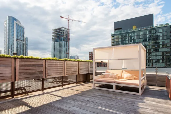 $2,350,000 | 333 West Hubbard Street, Unit 1006, Chicago, IL 60654