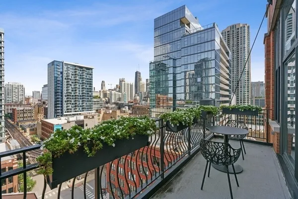 $2,350,000 | 333 West Hubbard Street, Unit 1006, Chicago, IL 60654