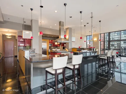 $2,350,000 | 333 West Hubbard Street, Unit 1006, Chicago, IL 60654