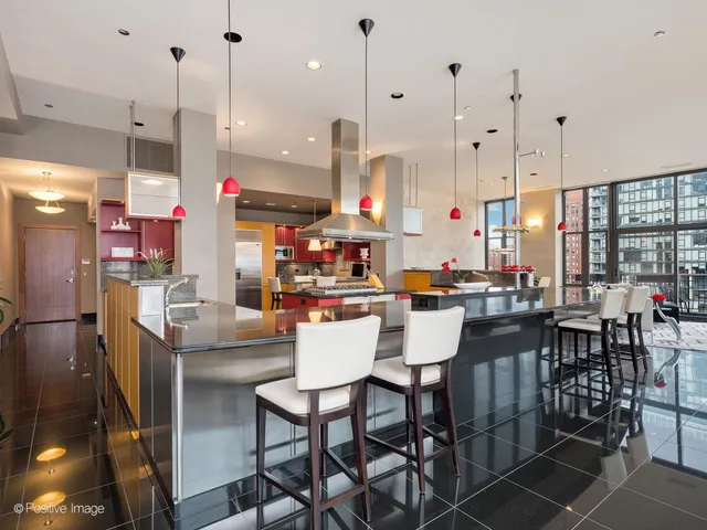 $2,350,000 | 333 West Hubbard Street, Unit 1006, Chicago, IL 60654