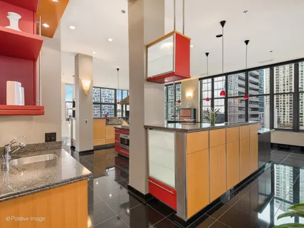 $2,350,000 | 333 West Hubbard Street, Unit 1006, Chicago, IL 60654