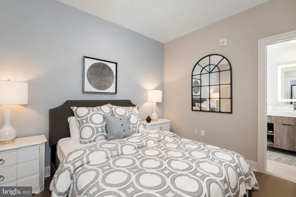 a view of a livingroom with furniture