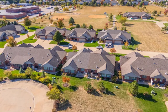 $395,000 | 1762 Lockspur Way, Normal, IL 61761