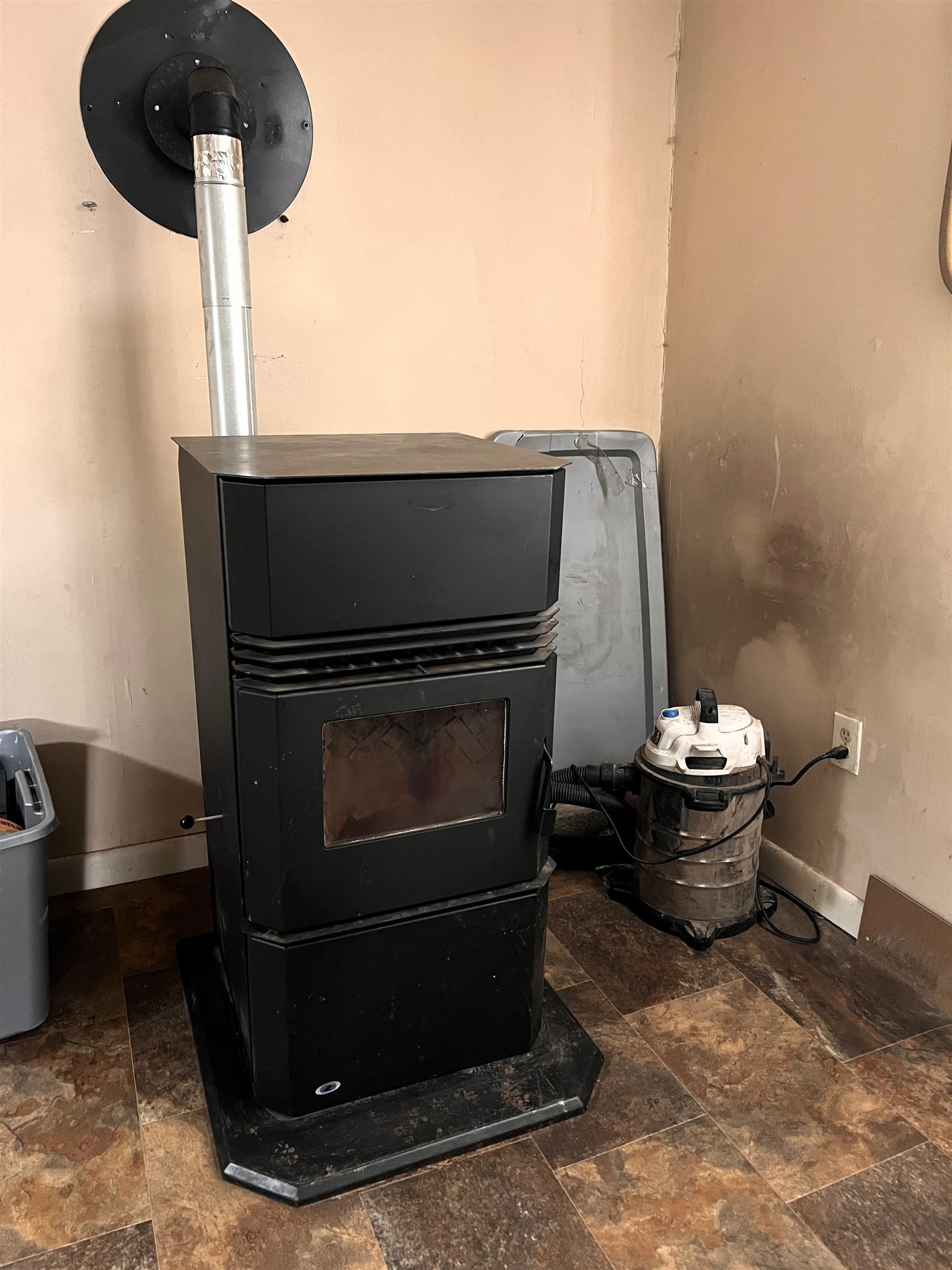 40 Beech Street Lunenburg, VT 05906 - Photo 3 of 35