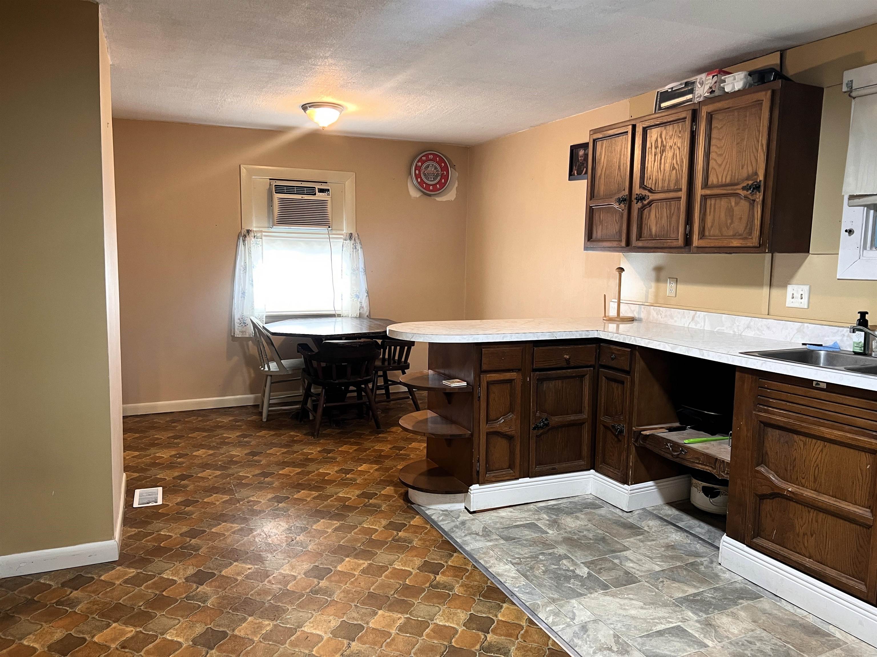 40 Beech Street Lunenburg, VT 05906 - Photo 33 of 35