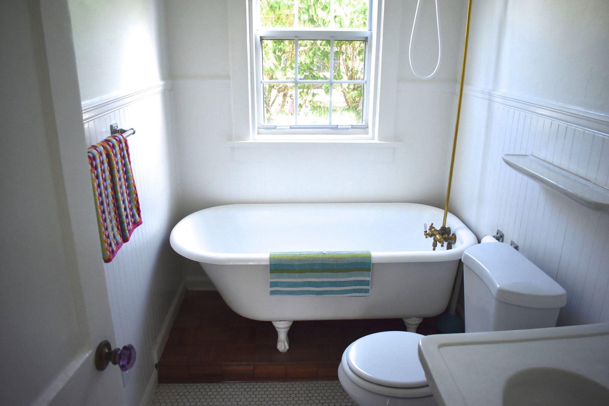 240 Conniston Road West Palm Beach, FL 33405 - Photo 14 of 20 RO RO BATHROOM 2