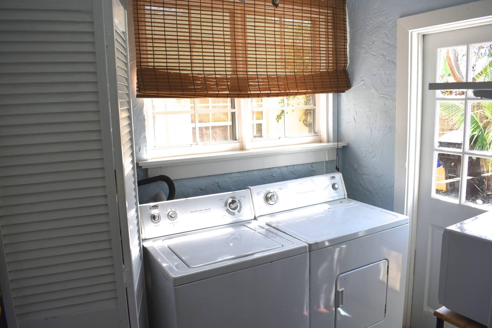 240 Conniston Road West Palm Beach, FL 33405 - Photo 18 of 20 RO RO LAUNDRY