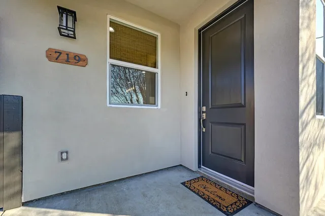 $749,950 | 717 North Hobson Avenue, West Sacramento, CA 95605