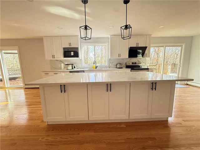 $949,900 | 26 Trout Brook Lane, Scituate, RI 02831