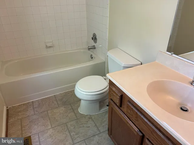 $2,395 | 19266 Esmond Terrace, Germantown, MD 20874