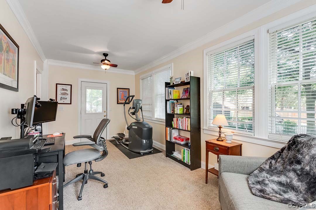5009 Devonshire Road Richmond, VA 23225 - Photo 14 of 43 a livingroom with workspace and a window