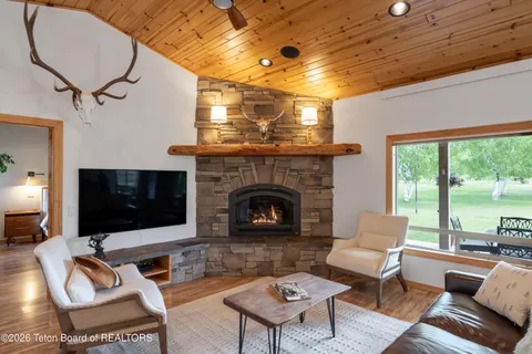 $799,000 | 425 Country Club Way, Thayne, WY 83127