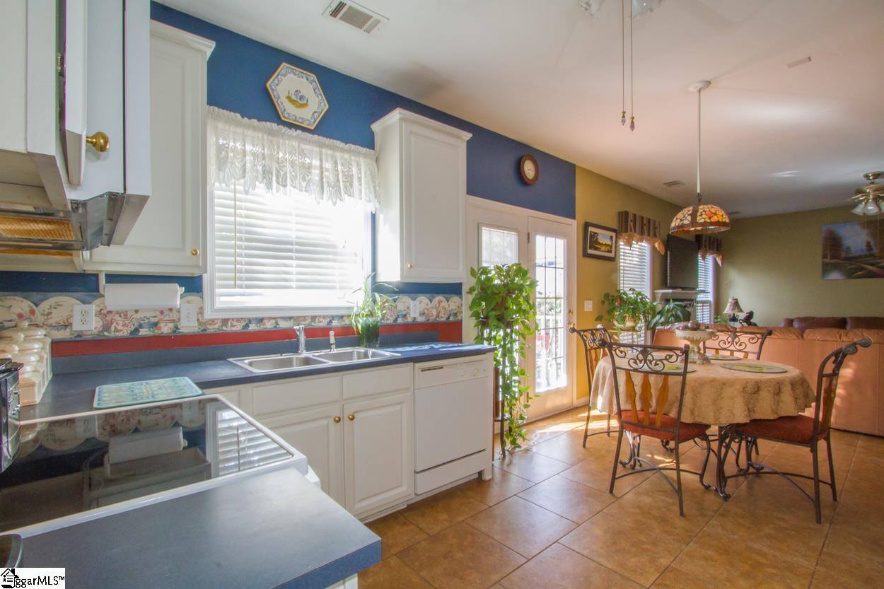 24 Box Tree Way Greenville, SC 29605 - Photo 10 of 36 Gallery Image 10
