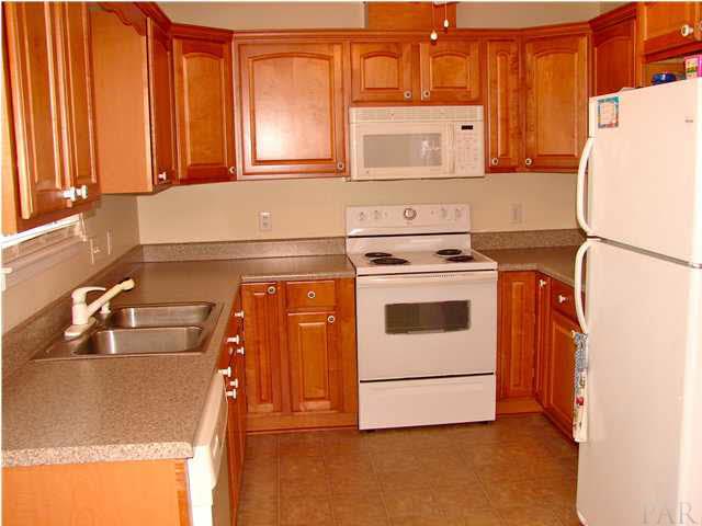 3000 Ranchette Square Gulf Breeze, FL 32563 - Photo 5 of 12 Updated kitchen, fully equipped