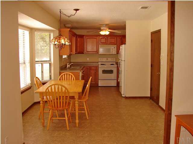 3000 Ranchette Square Gulf Breeze, FL 32563 - Photo 7 of 12 View of kitchen/dining from living room