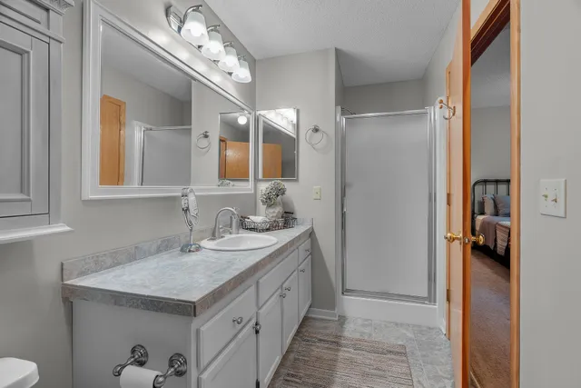 $274,900 | 9909 Tamarack Cove, Woodbury, MN 55125