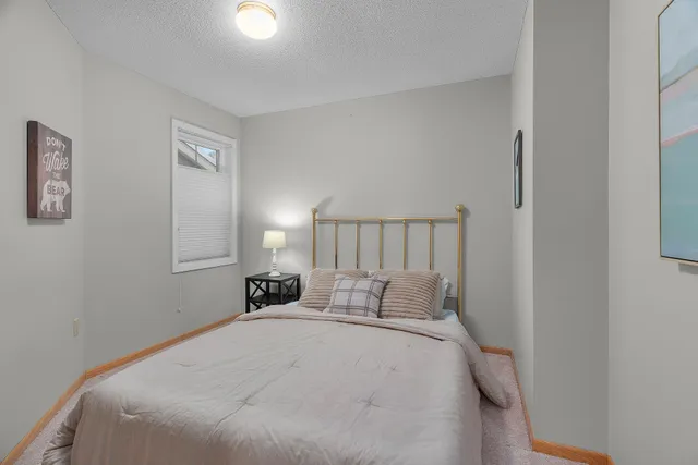 $274,900 | 9909 Tamarack Cove, Woodbury, MN 55125