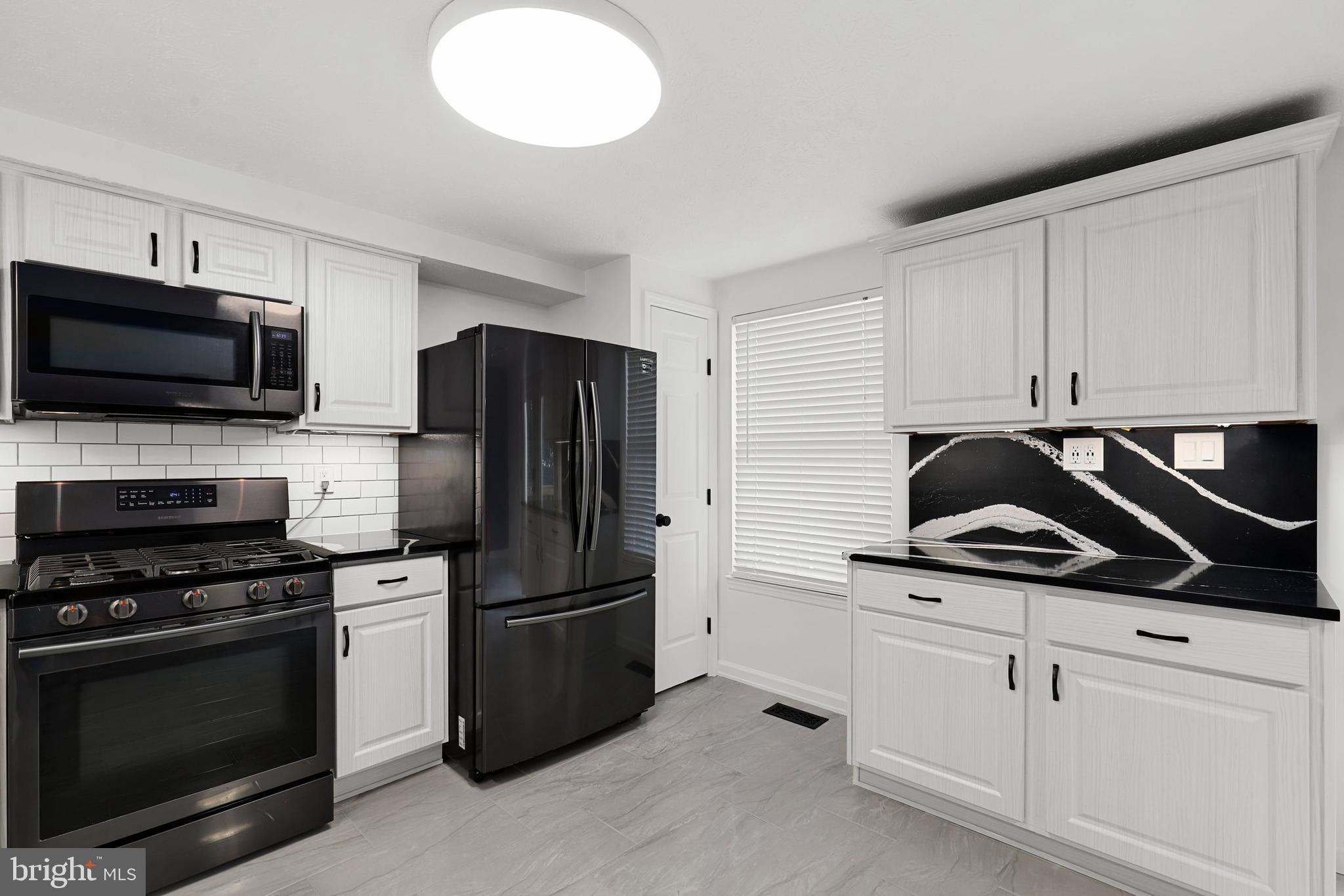 13958 Winding Ridge Lane Centreville, VA 20121 - Photo 13 of 48 Gallery Image 13