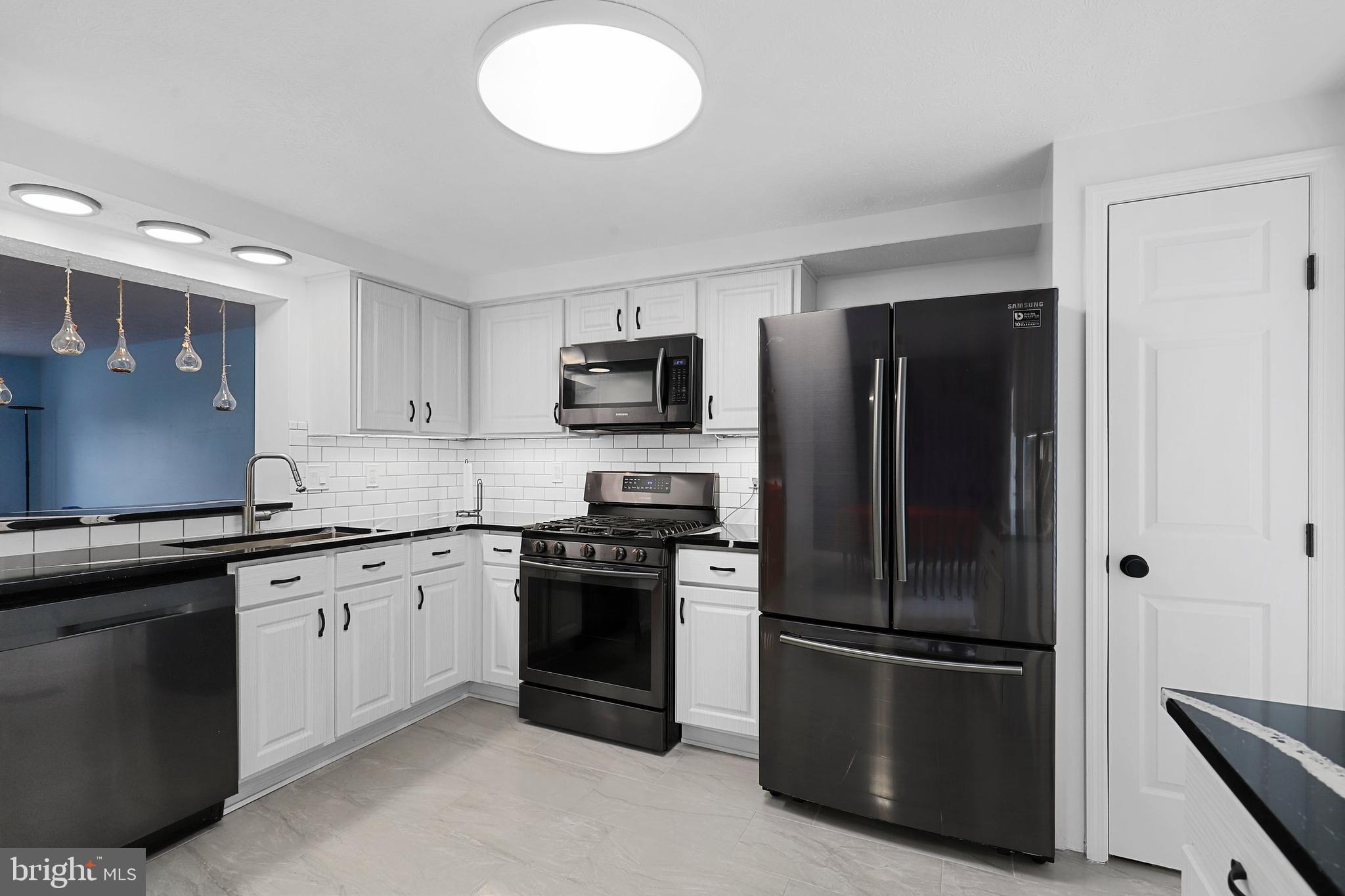13958 Winding Ridge Lane Centreville, VA 20121 - Photo 14 of 48 Gallery Image 14
