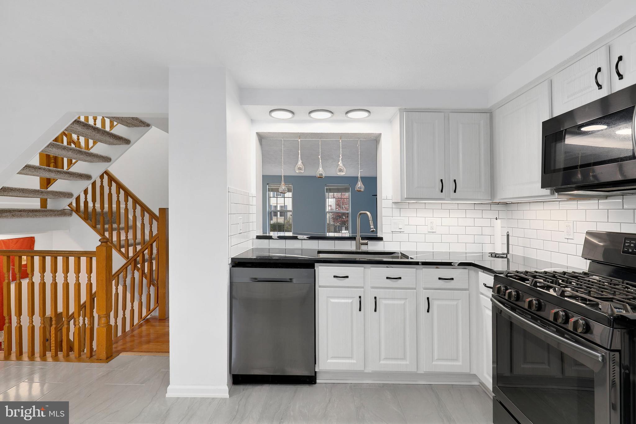 13958 Winding Ridge Lane Centreville, VA 20121 - Photo 16 of 48 Gallery Image 16