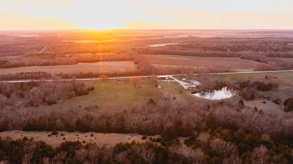 $827,000 | 15017 Botkin Road, Centerville, KS 66014