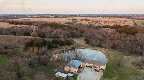 $827,000 | 15017 Botkin Road, Centerville, KS 66014