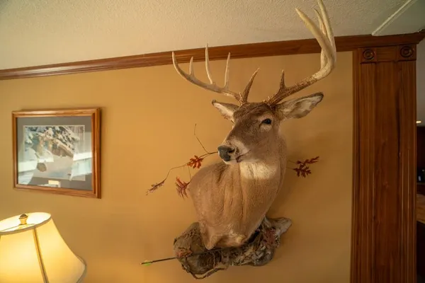 $827,000 | 15017 Botkin Road, Centerville, KS 66014